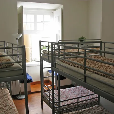Hostel Johnie's Place & Suites *