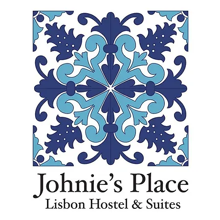 Johnie's Place & Suites بيت شباب